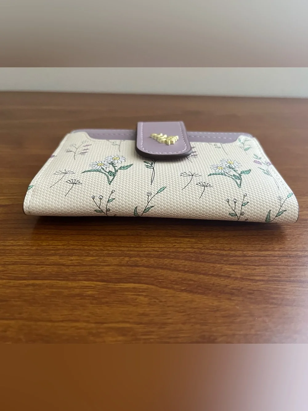 NWOT GAEKEAO Small Bifold Wallet Purple Wildflowers Faux Leather RFID Zipper